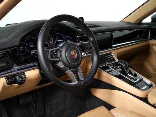 2019 Porsche Panamera 4