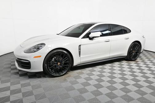 2022 Porsche Panamera 4