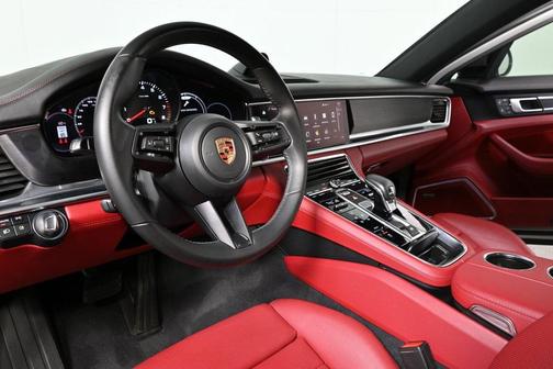 2022 Porsche Panamera 4