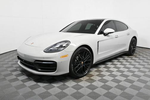 2022 Porsche Panamera 4