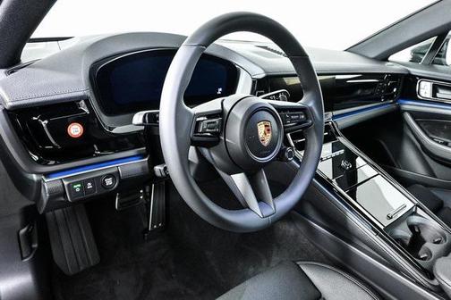 2025 Porsche Panamera 4