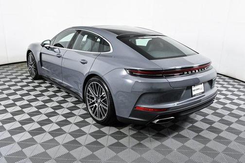 2025 Porsche Panamera 4