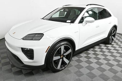 2025 Porsche Macan Base