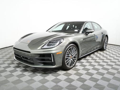 Aventurine Green Metallic 2025 Porsche Panamera 4