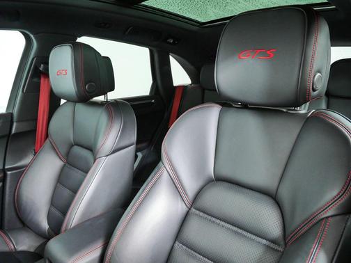 Carmine Red 2022 Porsche Macan Macan GTS