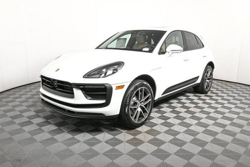 2026 Porsche Macan AWD