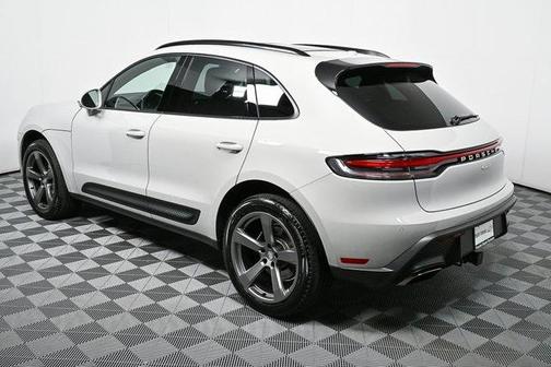 2025 Porsche Macan Base