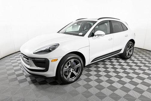 2025 Porsche Macan Base
