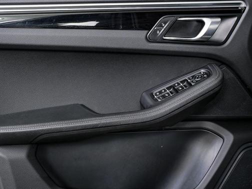 Volcano Grey Metallic 2020 Porsche Macan Macan