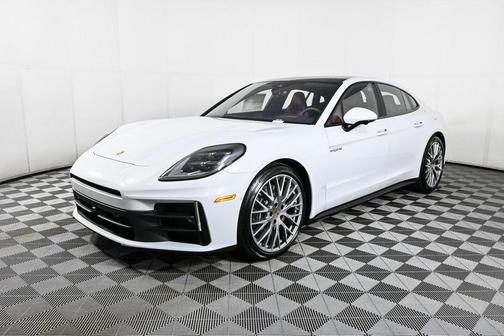 2025 Porsche Panamera 4
