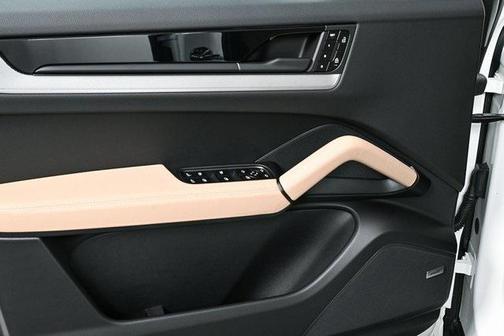 2025 Porsche Cayenne S