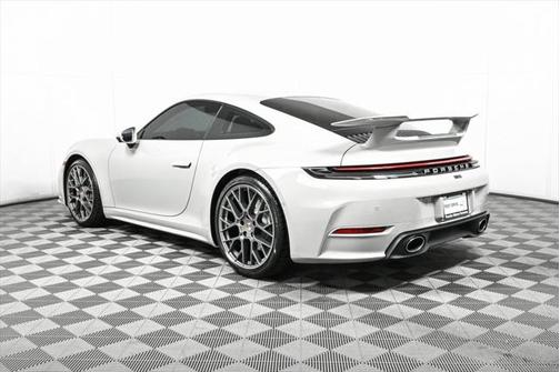 2025 Porsche 911 Carrera