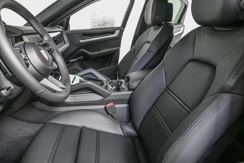 2025 Porsche Cayenne AWD