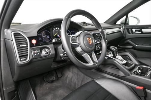 2023 Porsche Cayenne Platinum Edition