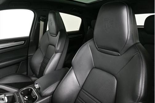 2023 Porsche Cayenne Platinum Edition