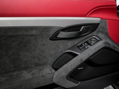 2021 Porsche 718 Spyder RWD