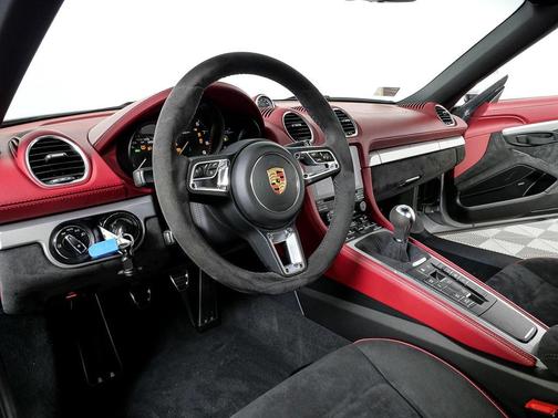 2021 Porsche 718 Spyder RWD