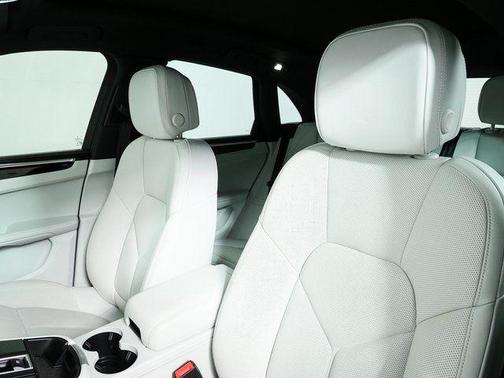 2024 Porsche Macan AWD