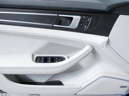2022 Porsche Panamera Turbo S