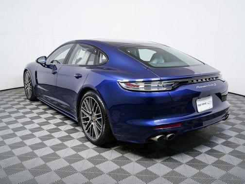 2022 Porsche Panamera Turbo S