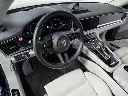 2022 Porsche Panamera Turbo S