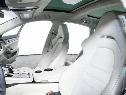 2022 Porsche Panamera Turbo S