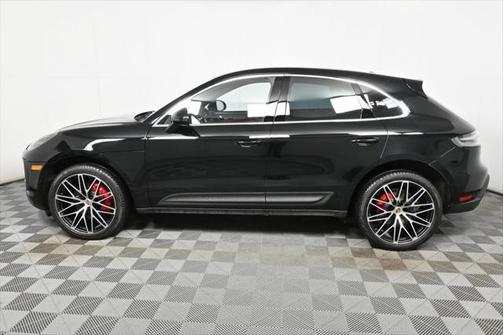 2022 Porsche Macan Base