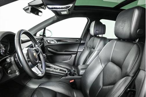 2021 Porsche Macan Base