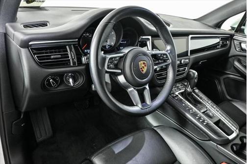 2021 Porsche Macan Base