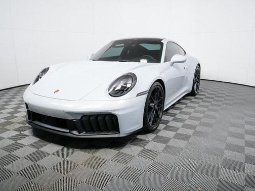 2025 Porsche 911 Carrera 4 GTS