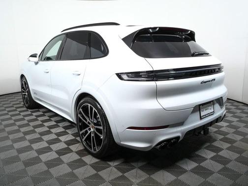 2026 Porsche Cayenne GTS