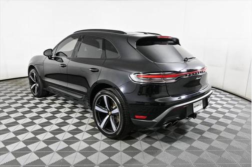 2022 Porsche Macan Base