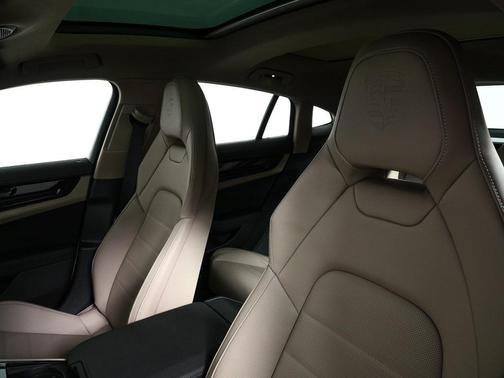 2026 Porsche Panamera RWD