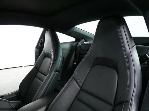 2025 Porsche 911 RWD