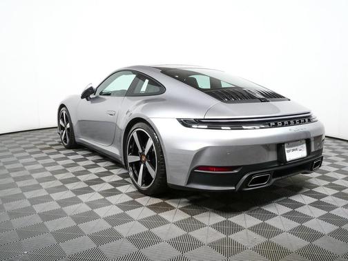 2025 Porsche 911 RWD