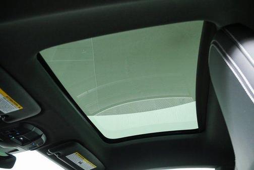 Shade Green Metallic 2026 Porsche 911 Carrera