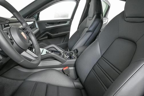 2025 Porsche Cayenne AWD