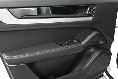 2026 Porsche Cayenne AWD