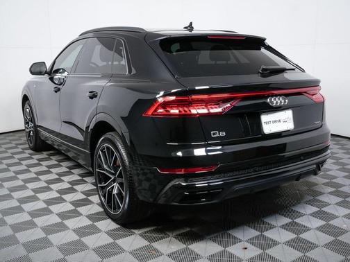 2023 Audi Q8 55 Premium Plus