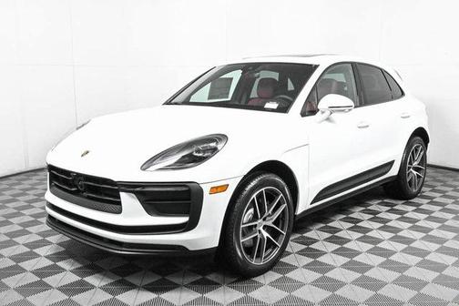 2025 Porsche Macan Base