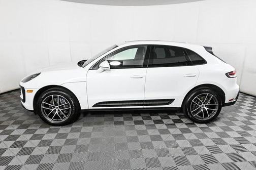 2025 Porsche Macan Base