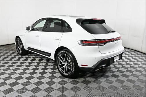 2025 Porsche Macan Base