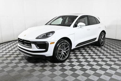 2025 Porsche Macan Base