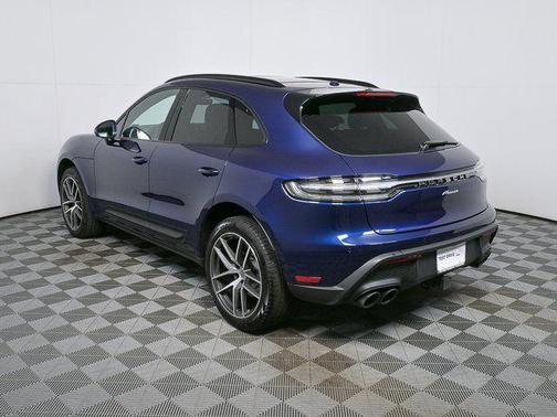 2025 Porsche Macan AWD
