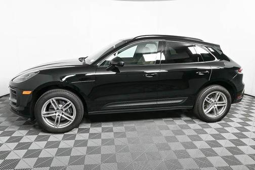 2025 Porsche Macan AWD