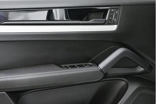 2024 Porsche Cayenne AWD