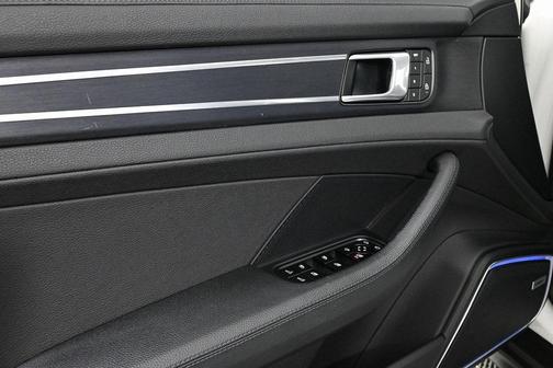 2022 Porsche Panamera Platinum Edition