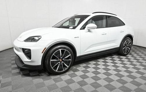 2025 Porsche Macan Base