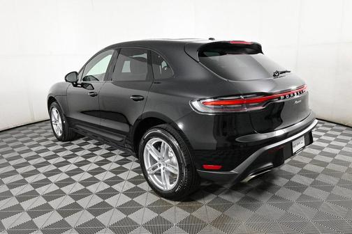 2025 Porsche Macan AWD