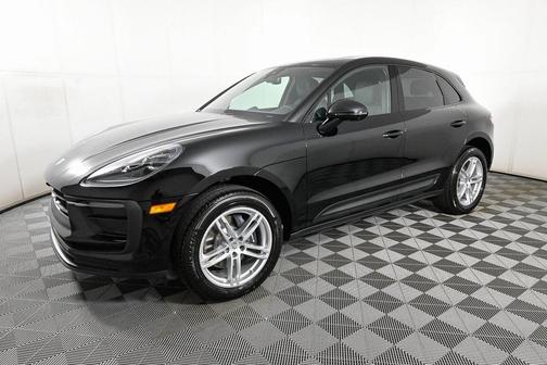 2025 Porsche Macan AWD